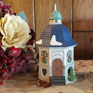 DEPARTMENT 56 - Heritage Village - Silent Night Music Box - In Original Box